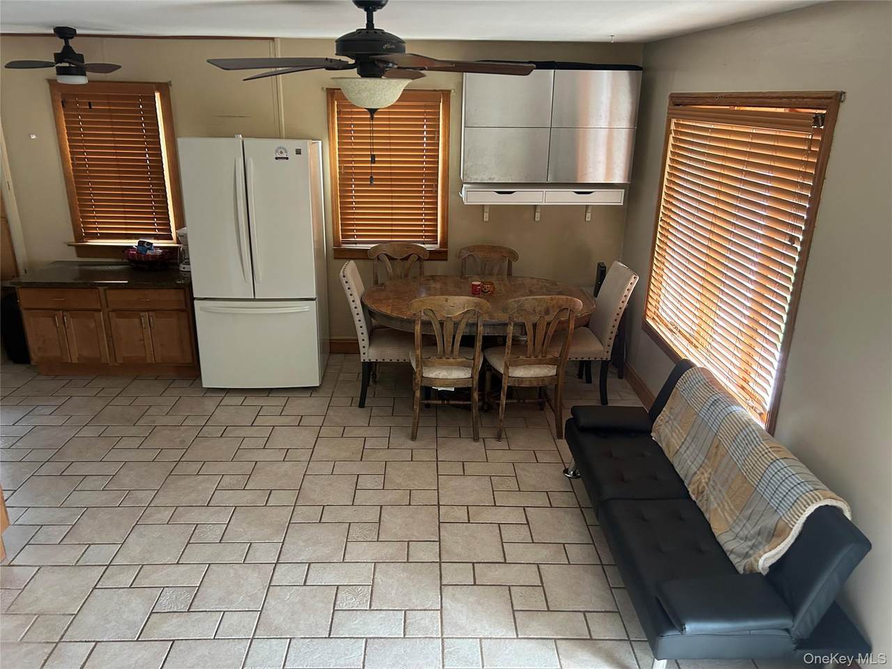 239 Curtin Avenue - Photo 1