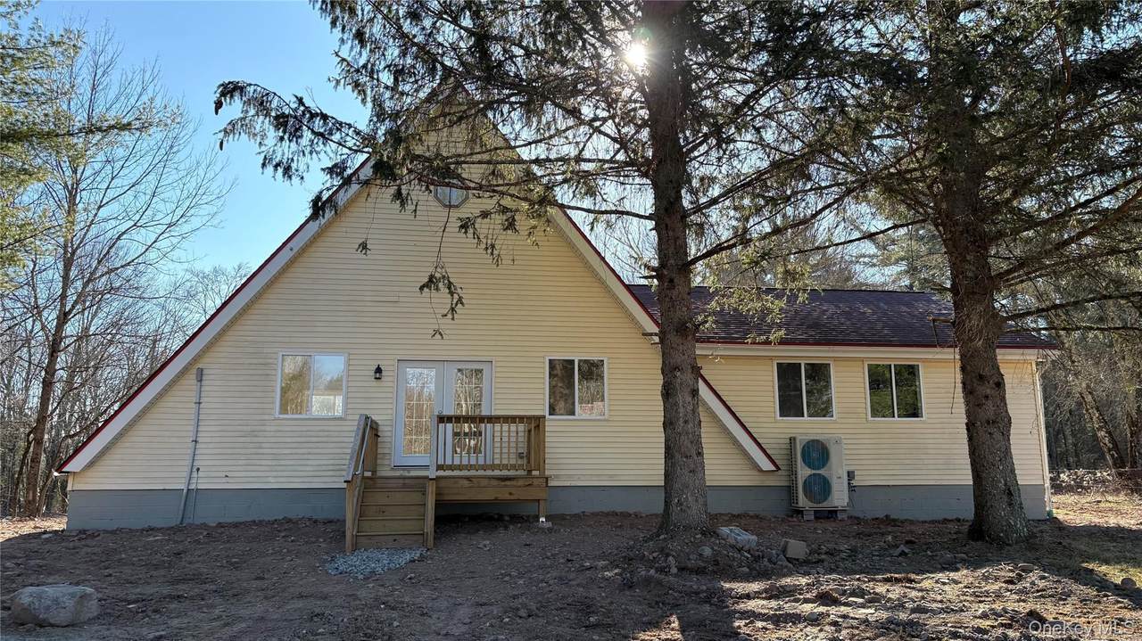 107 Pinewood Road - Photo 1