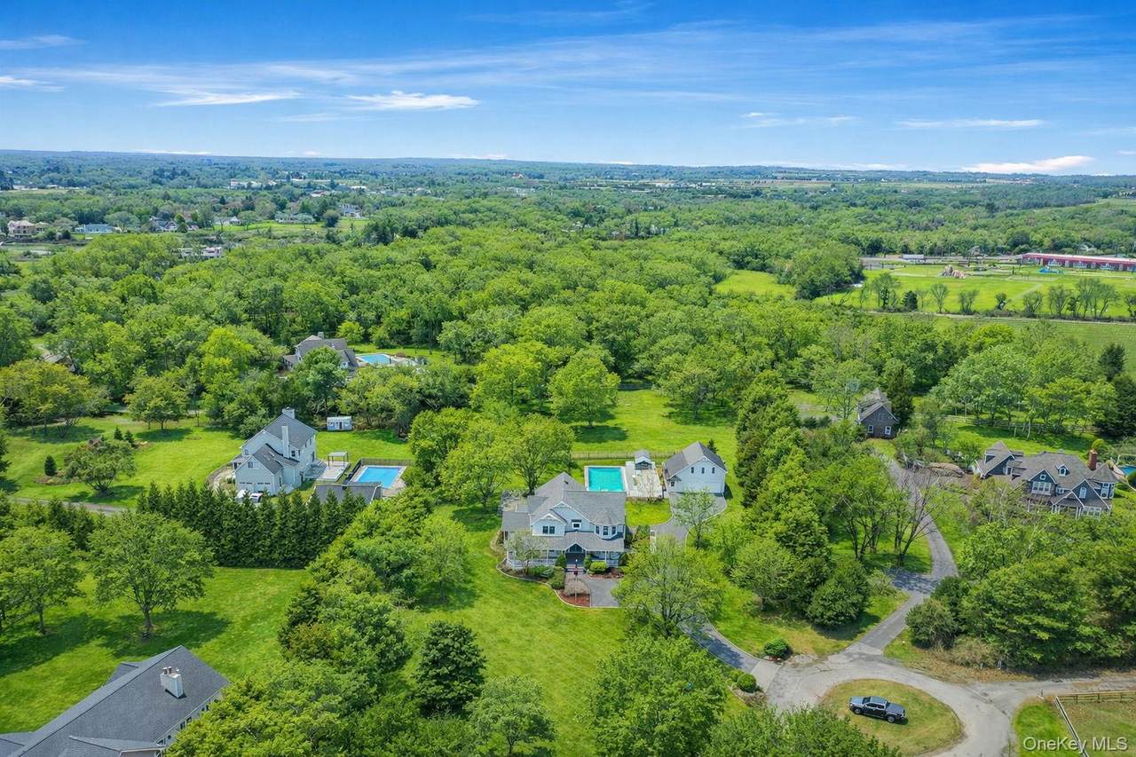 300 Private Road - Photo 1