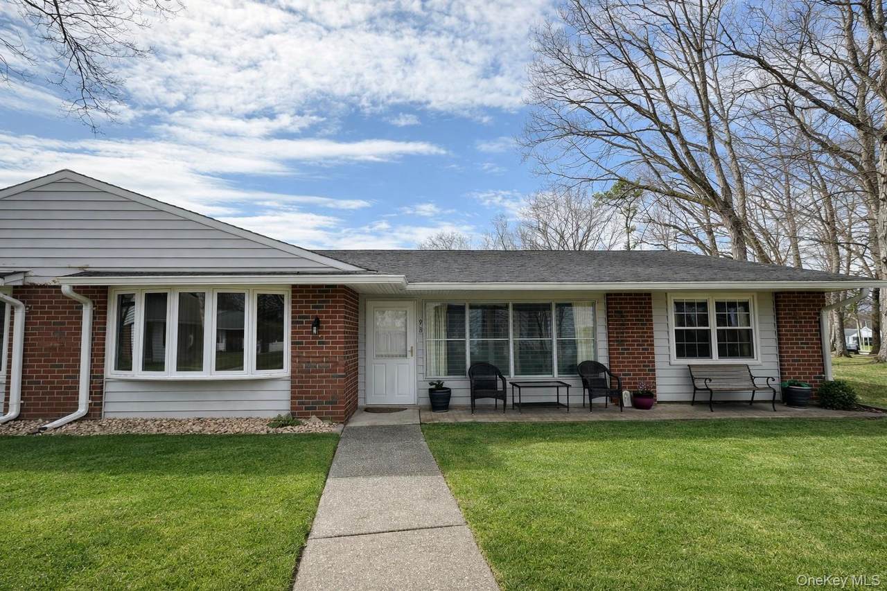 9 Guilford Court - Photo 1