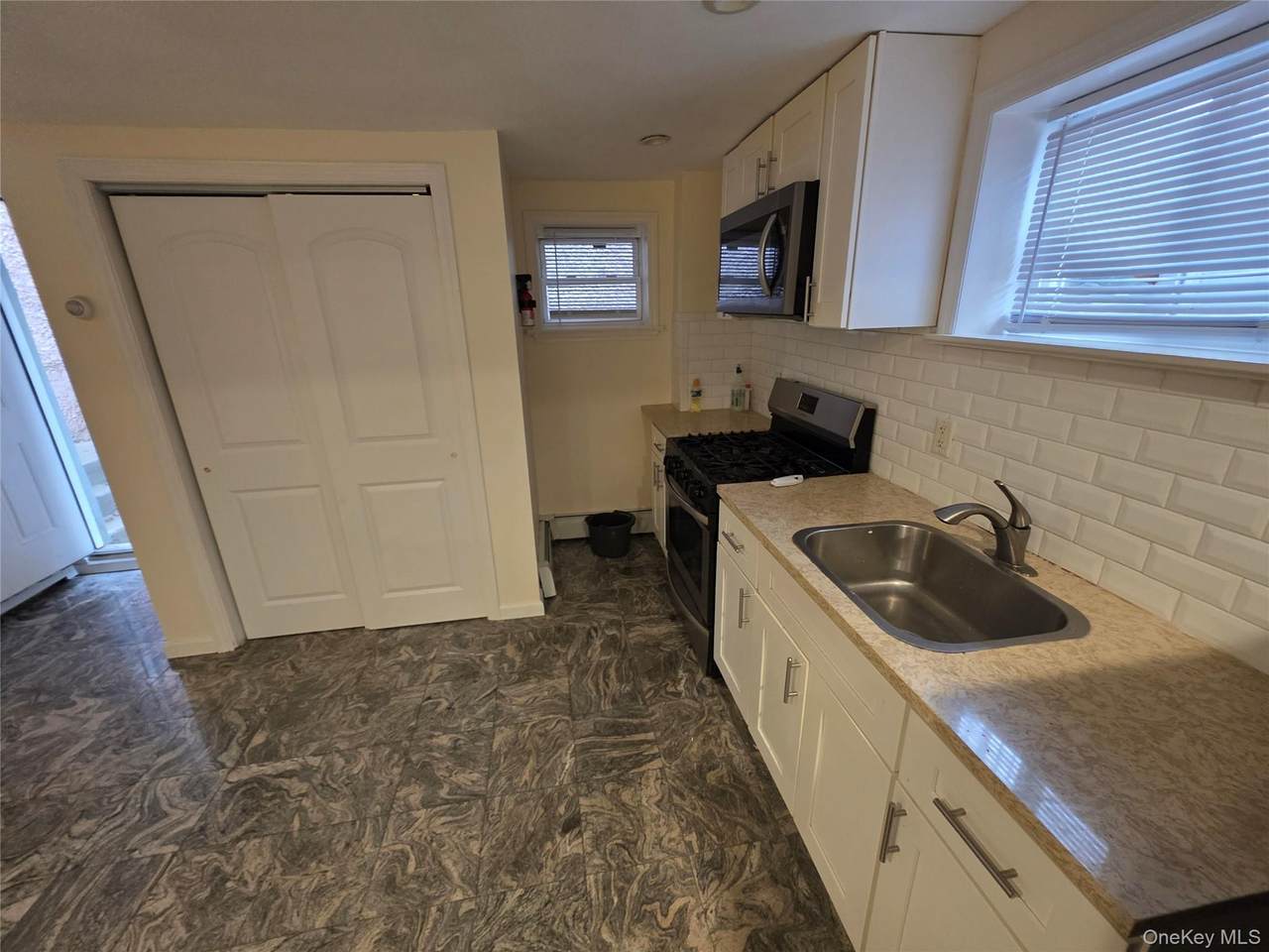 42 Hasbrouck Street - Photo 1