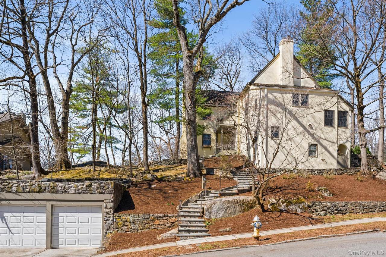 191 Villard Avenue - Photo 1