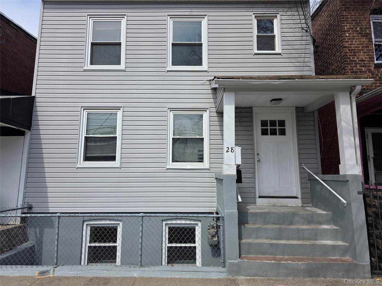 28 Hasbrouck Street - Photo 1