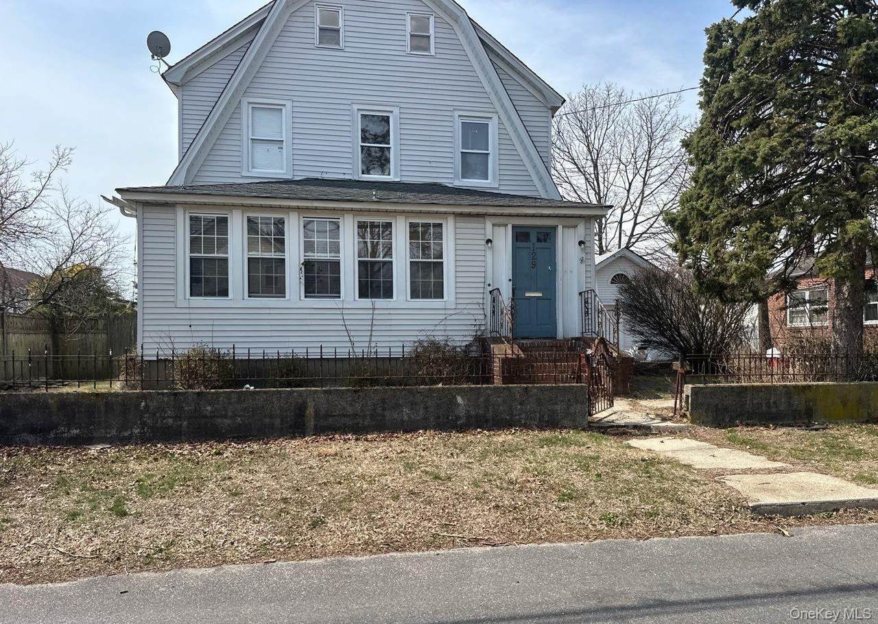129 7th Street - Photo 1