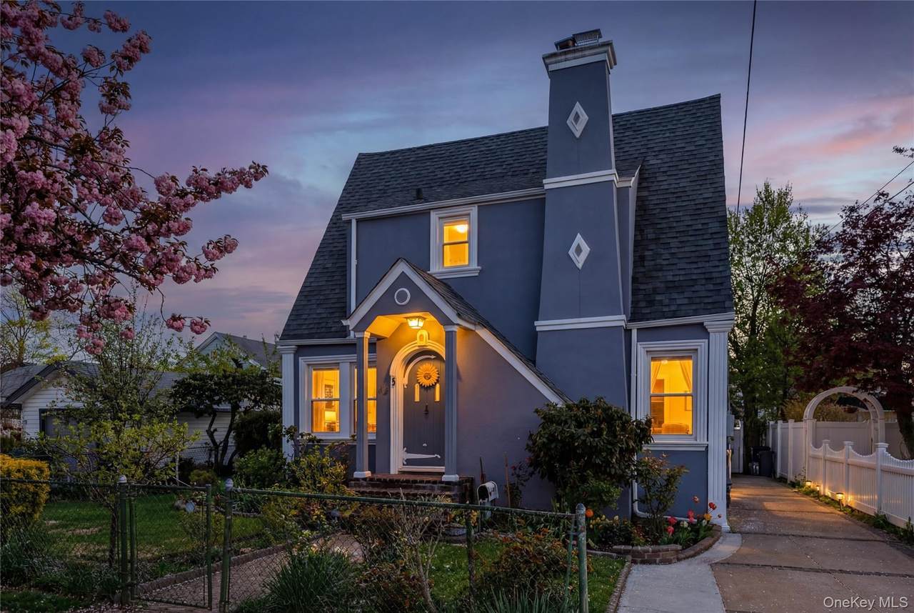 154 Dean Street - Photo 1