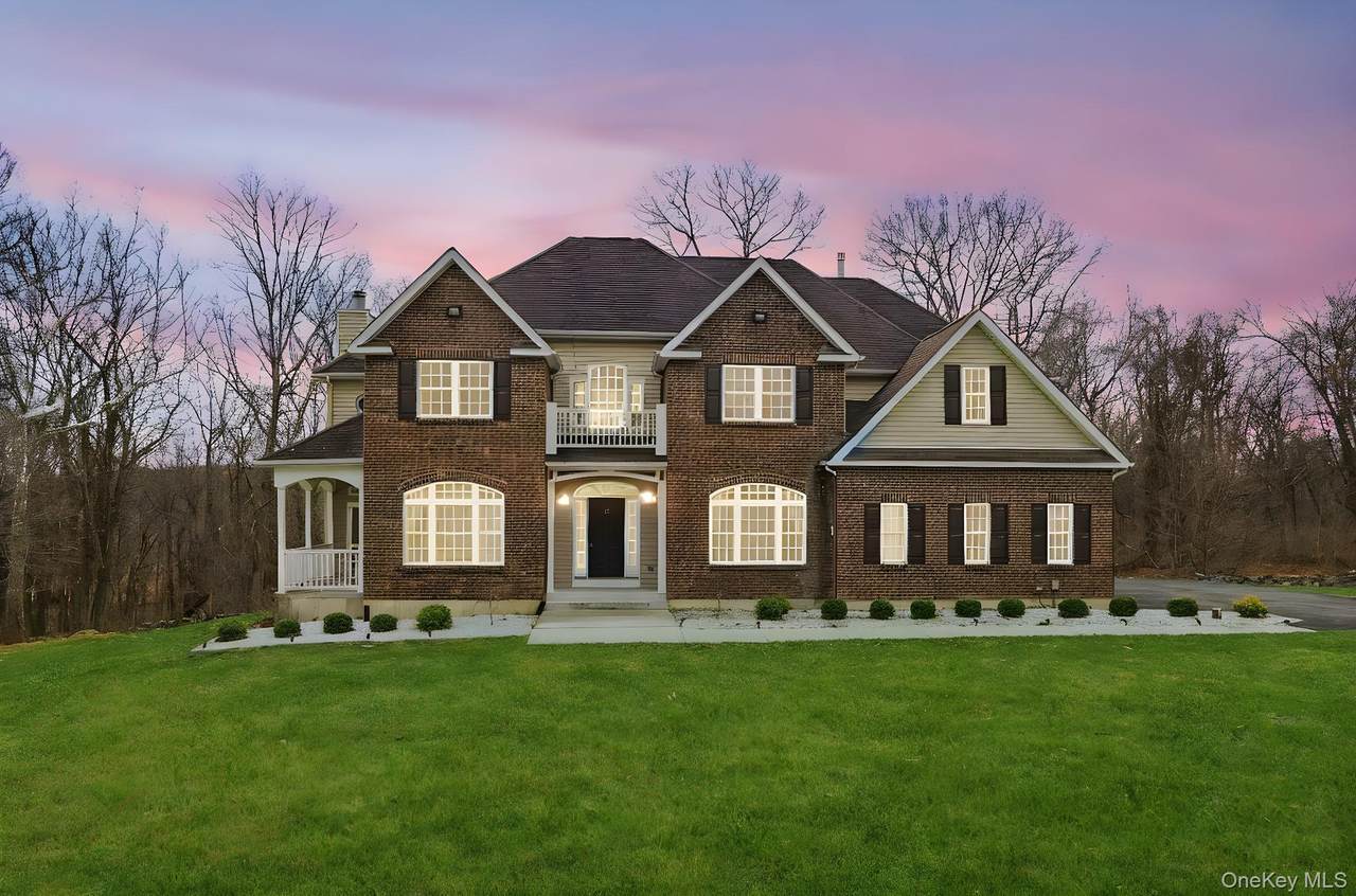 37 Willets Way - Photo 1
