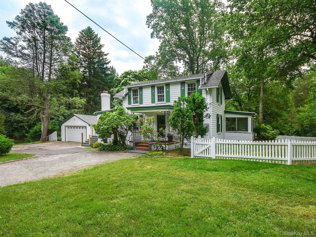 23 Pinetree Lane - Photo 1