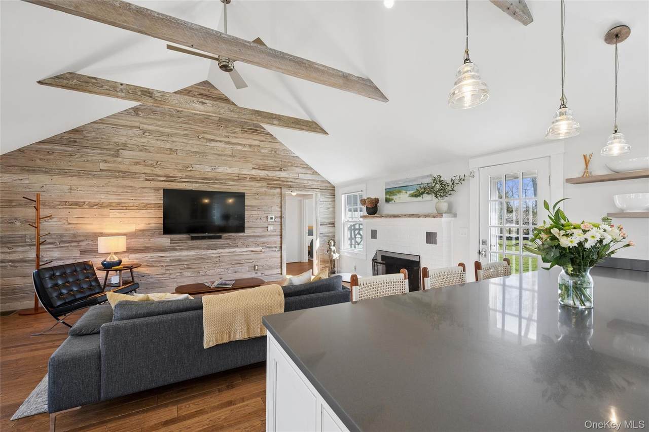 250 Oak Road - Photo 1