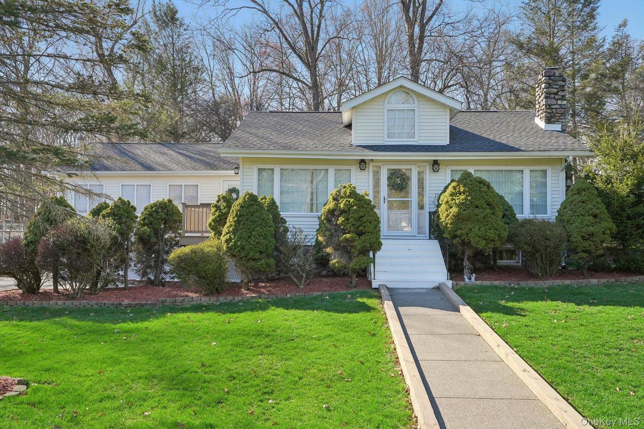 17 Pine Hill Road - Photo 1