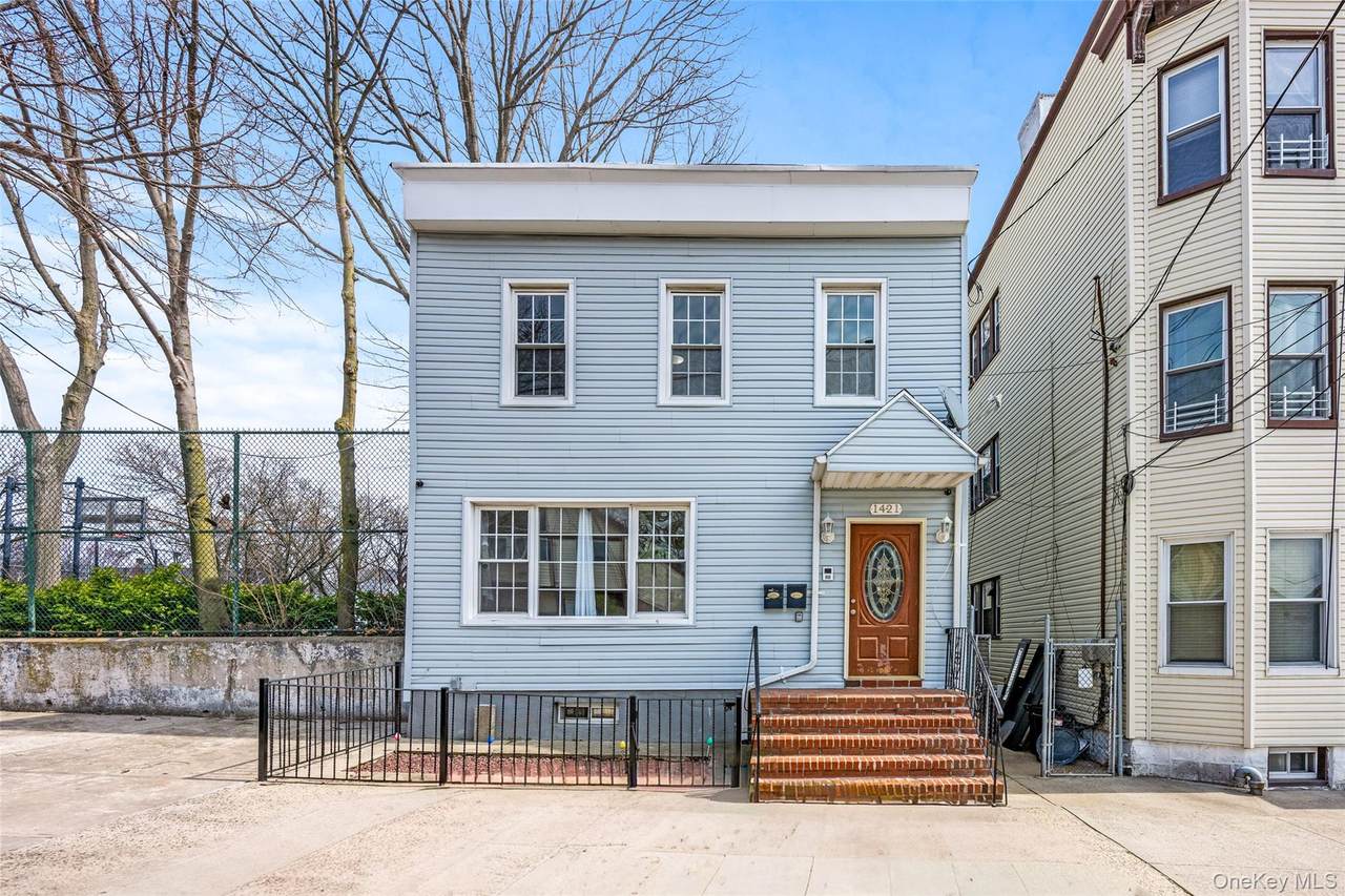 14-21 121 St. - Photo 1