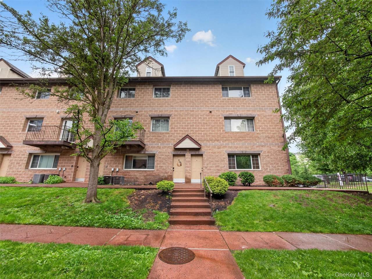 8 Klint Court - Photo 1