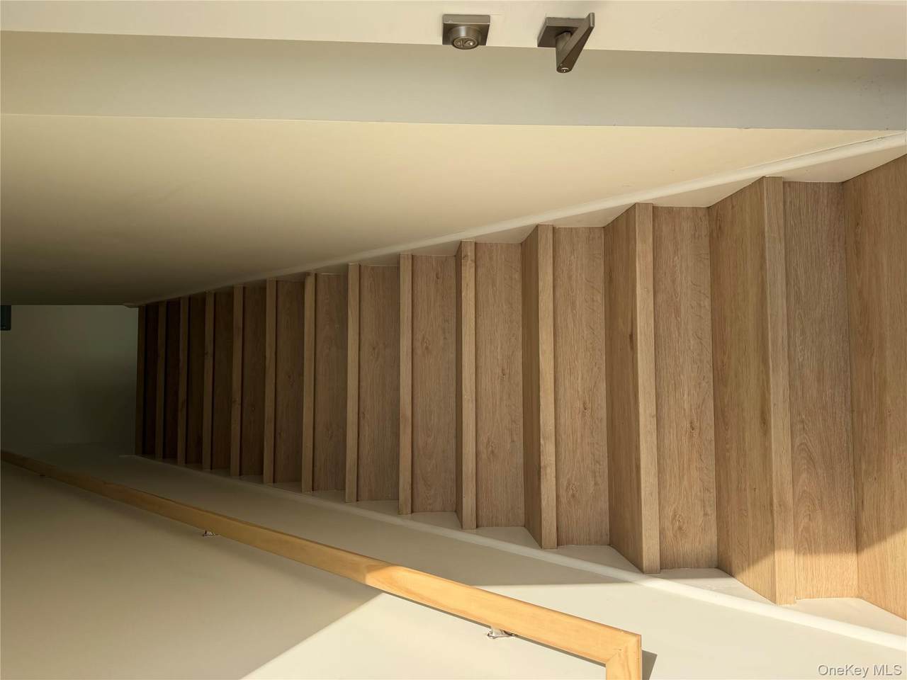 5 Colonial Drive - Photo 1