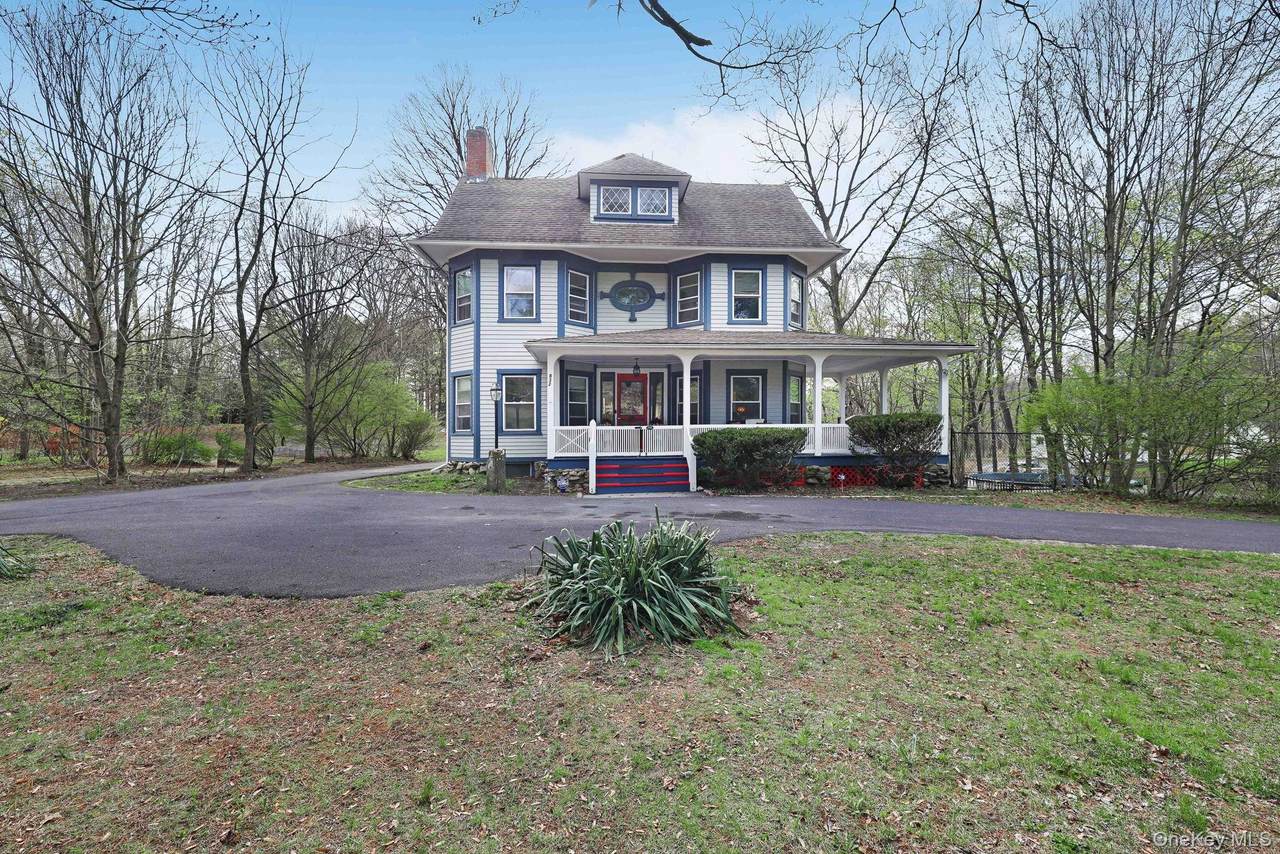 832 Bloomingburg Road - Photo 1