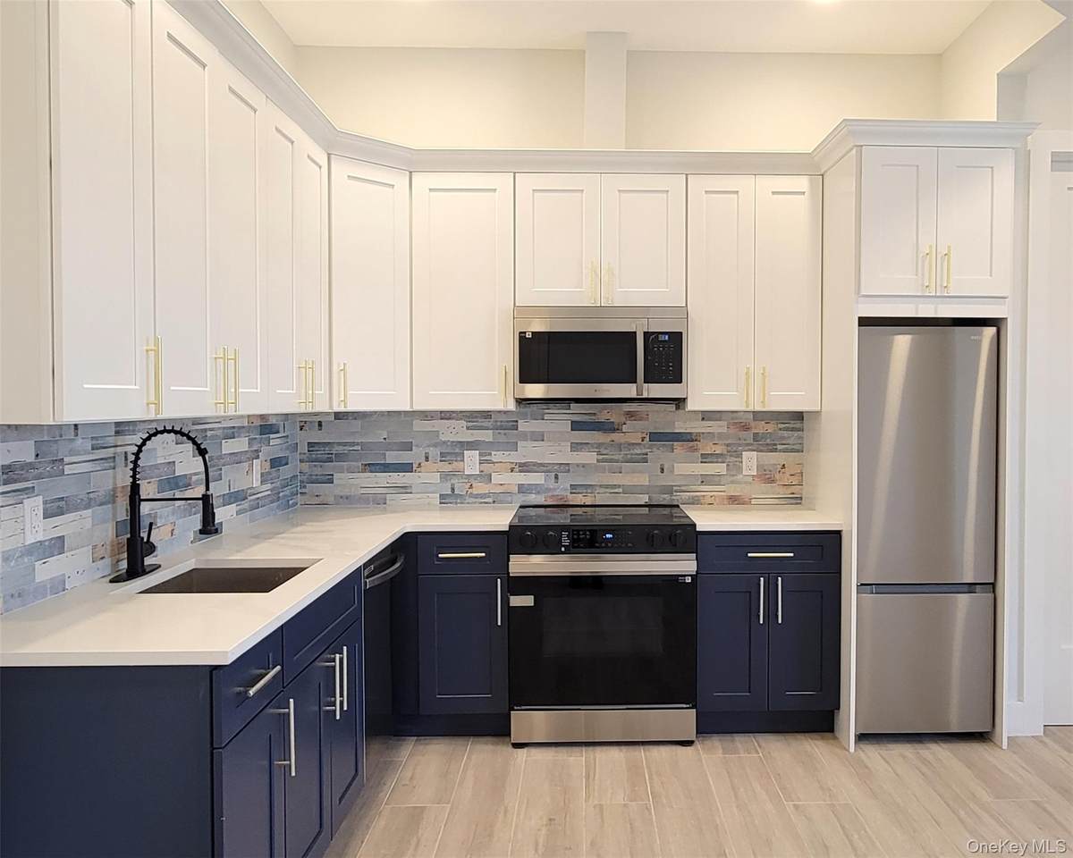 8219 Northern Boulevard - Photo 1