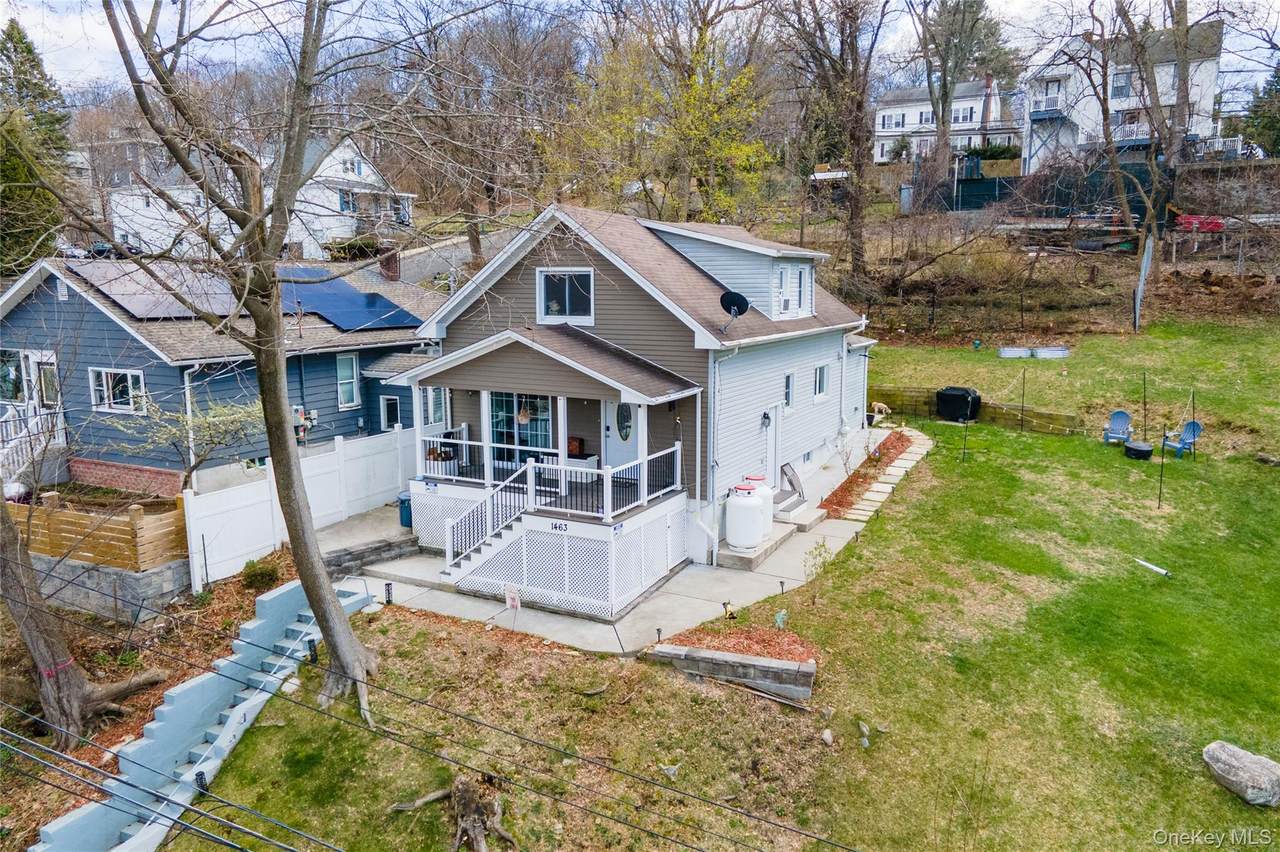 1463 Lincoln Terrace - Photo 1