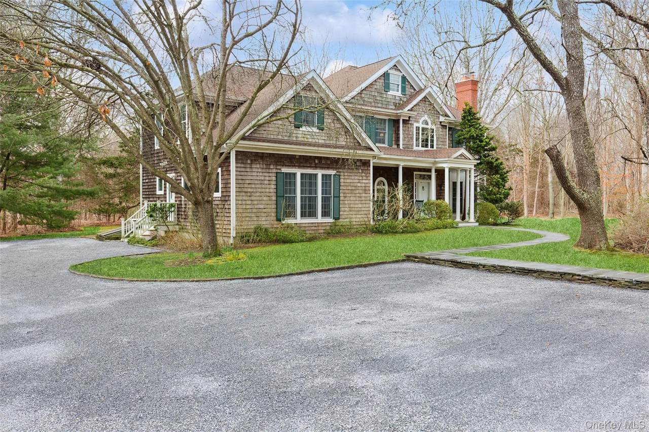 110 Greenleaf Lane - Photo 1