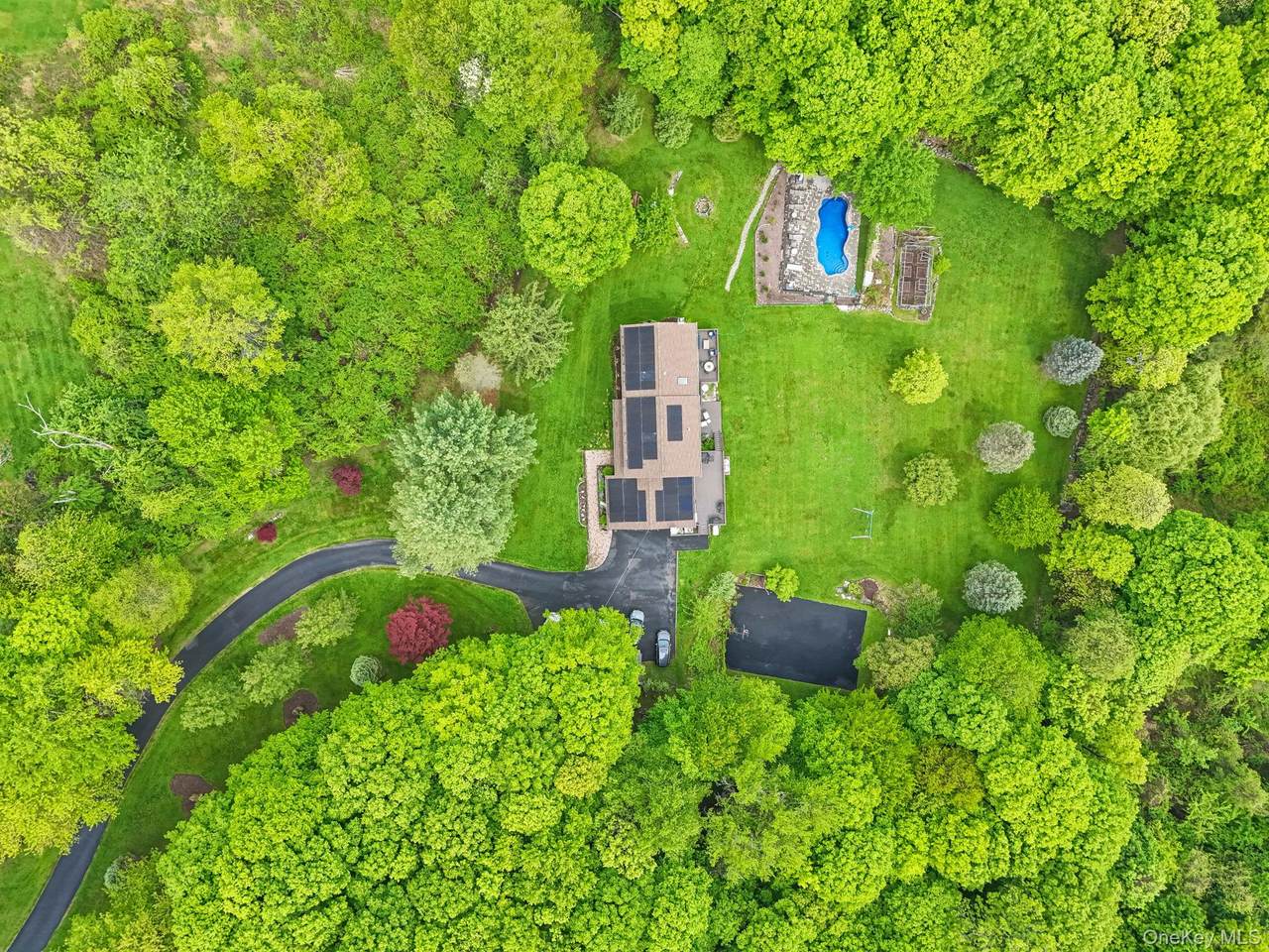 76 Eleanor Drive - Photo 1