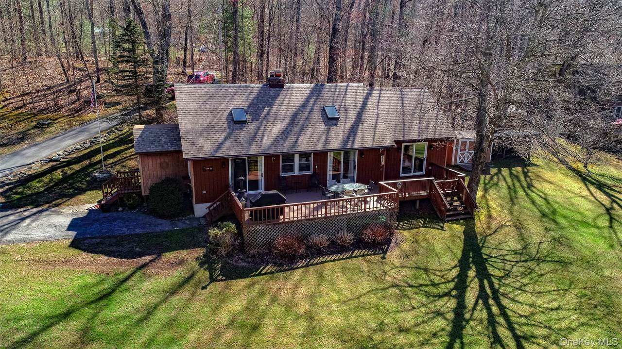 19 Arrowhead Lane - Photo 1