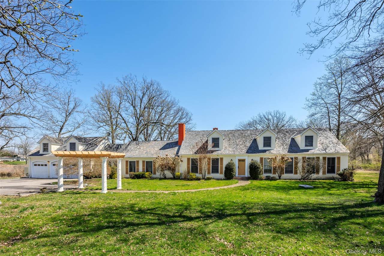 235 Centre Island Road - Photo 1