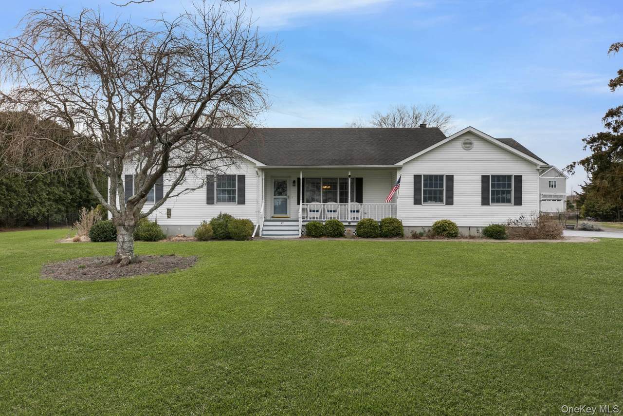 47 Pier Avenue - Photo 1