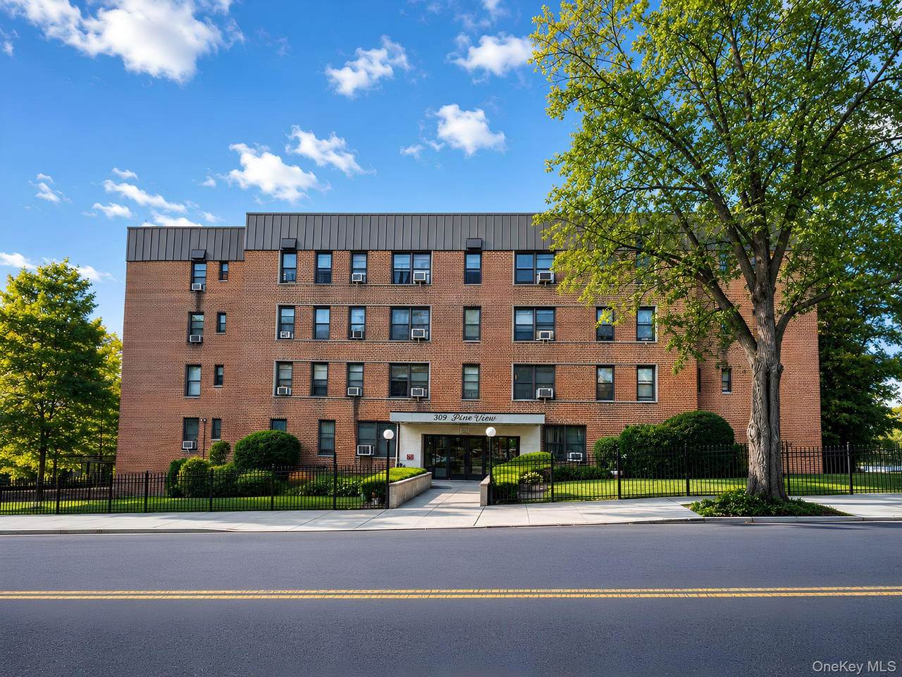 309 North Broadway - Photo 1