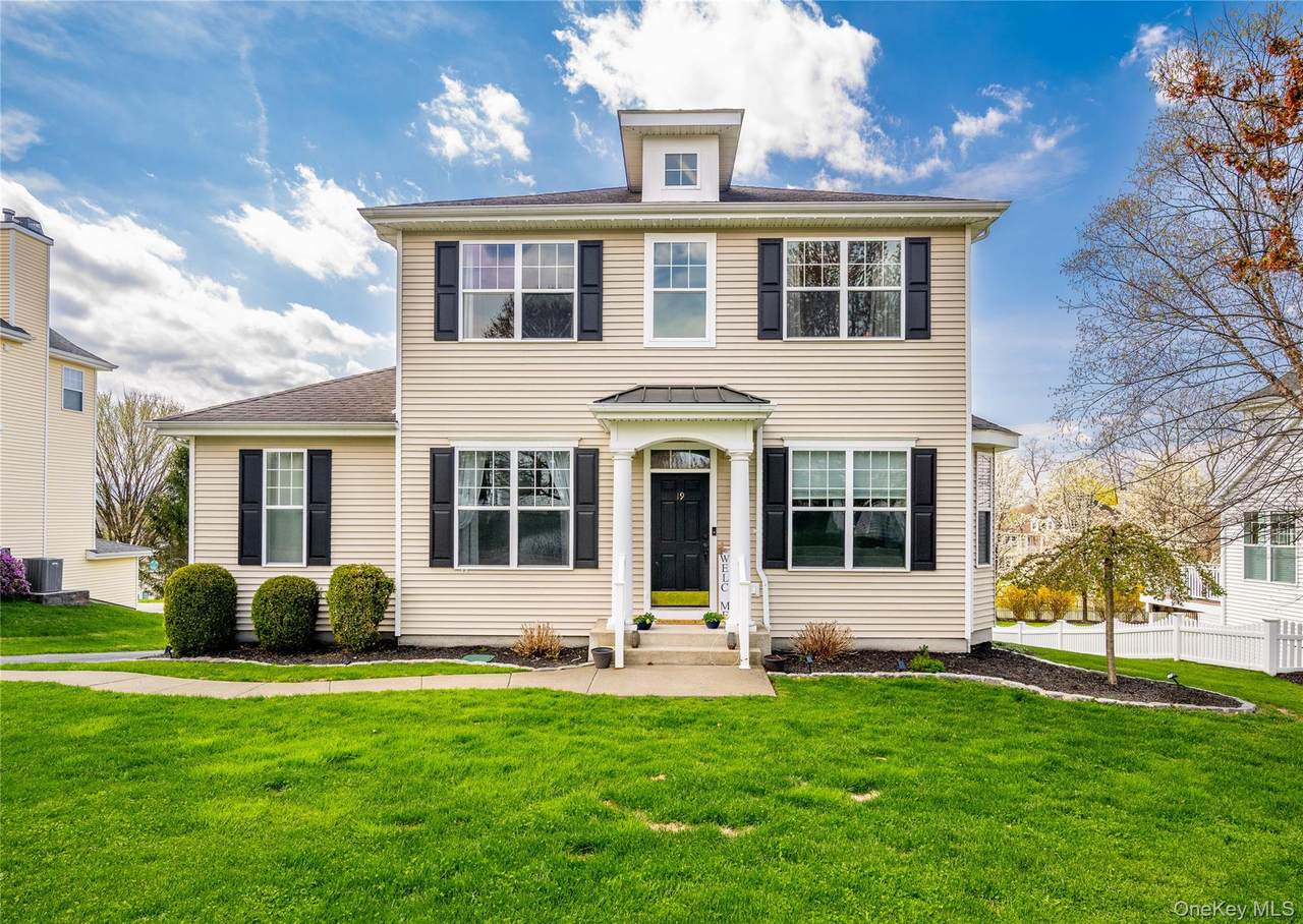 19 Bayberry Street - Photo 1