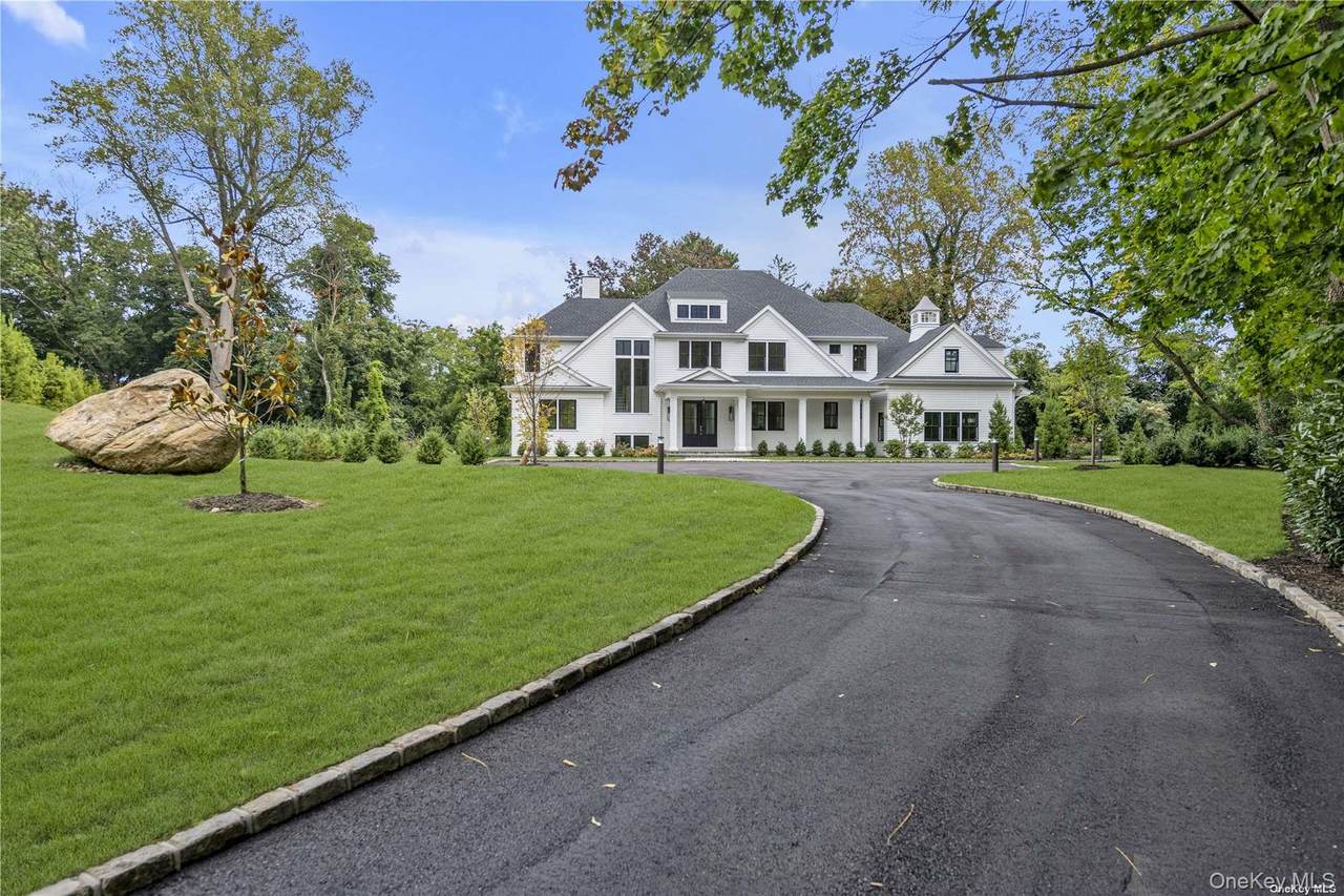 38 Cow Neck Road - Photo 1