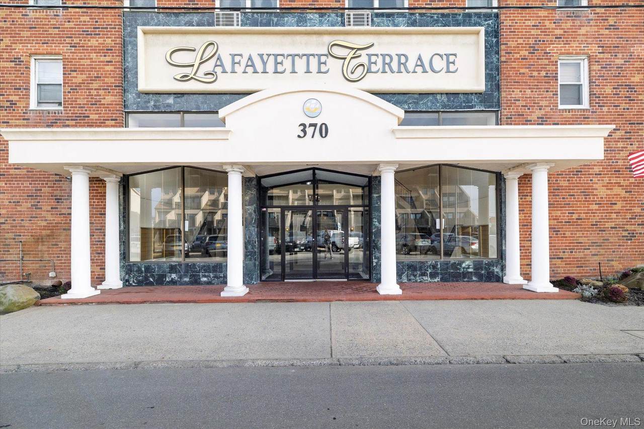 370 Broadway - Photo 1
