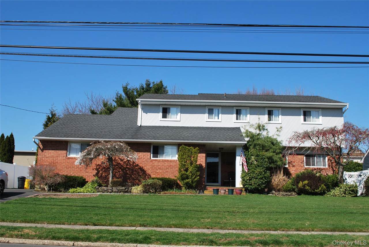 66 Laurel Drive - Photo 1