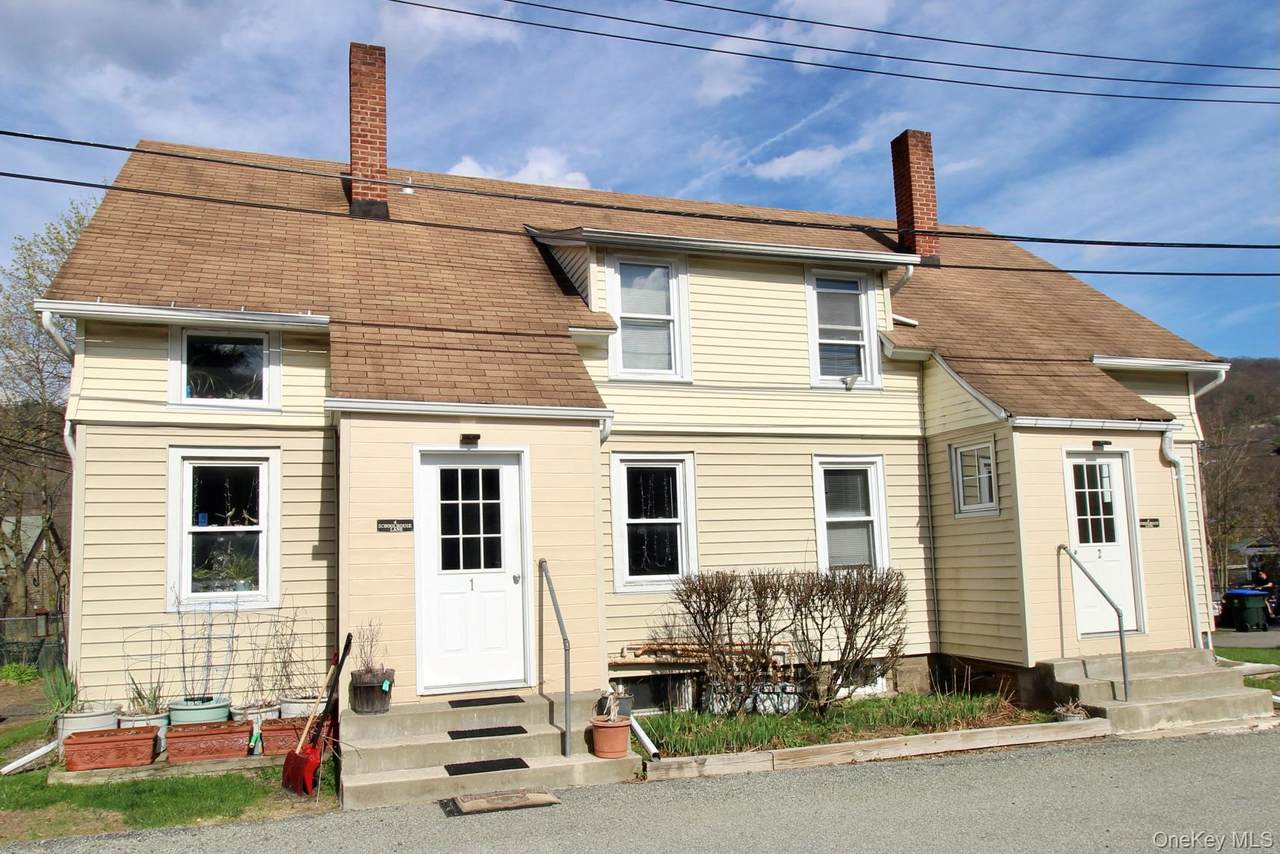 4 Schoolhouse Lane - Photo 1