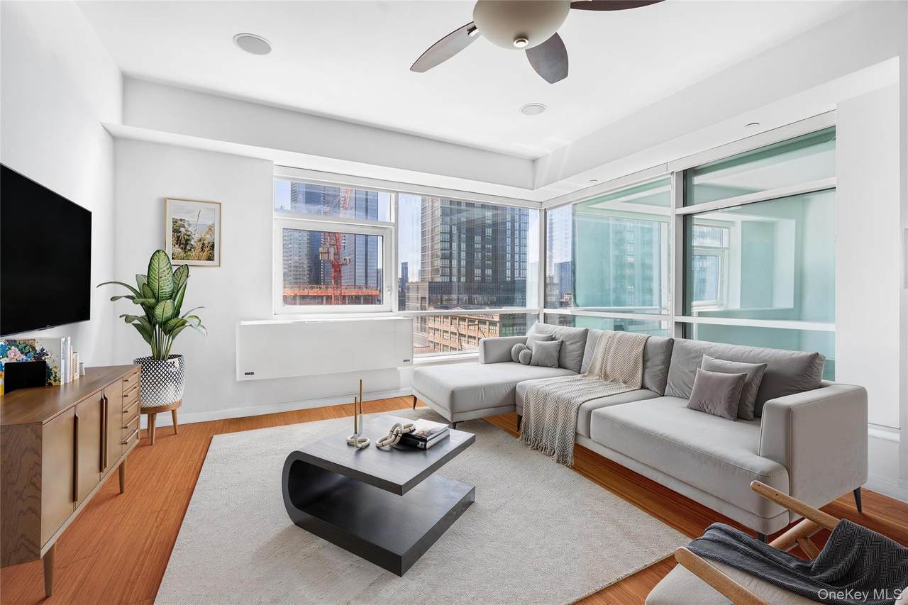 2415 Queens Plaza - Photo 1
