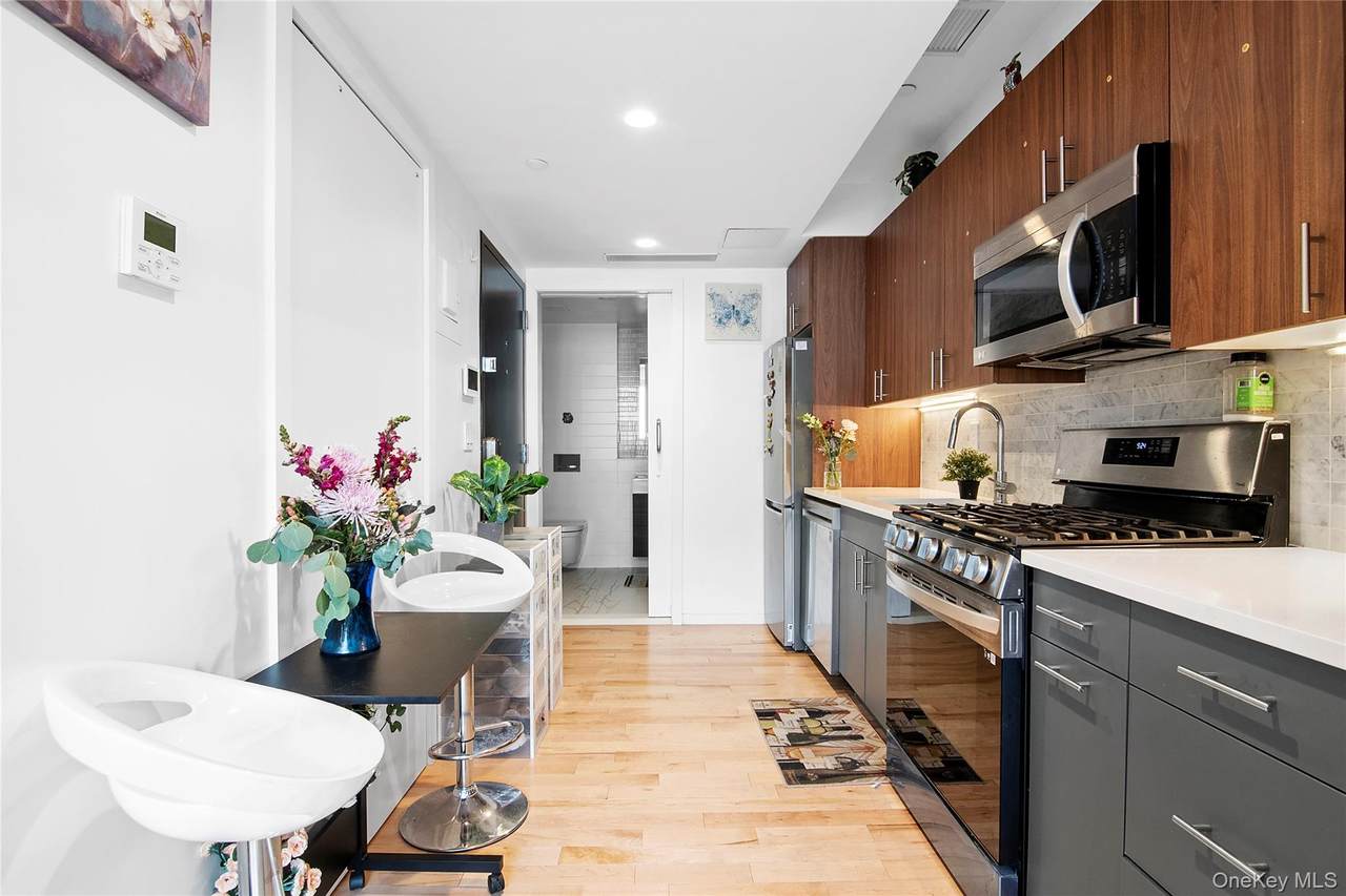 1064 Hancock Street - Photo 1