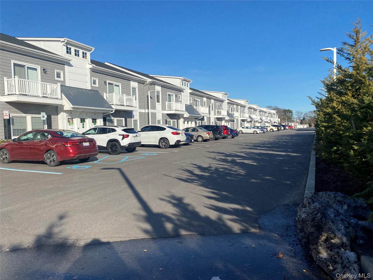 515 Jackson Avenue - Photo 1