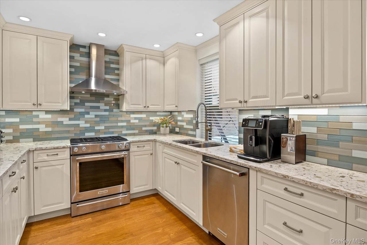83-30 98th Street - Photo 1