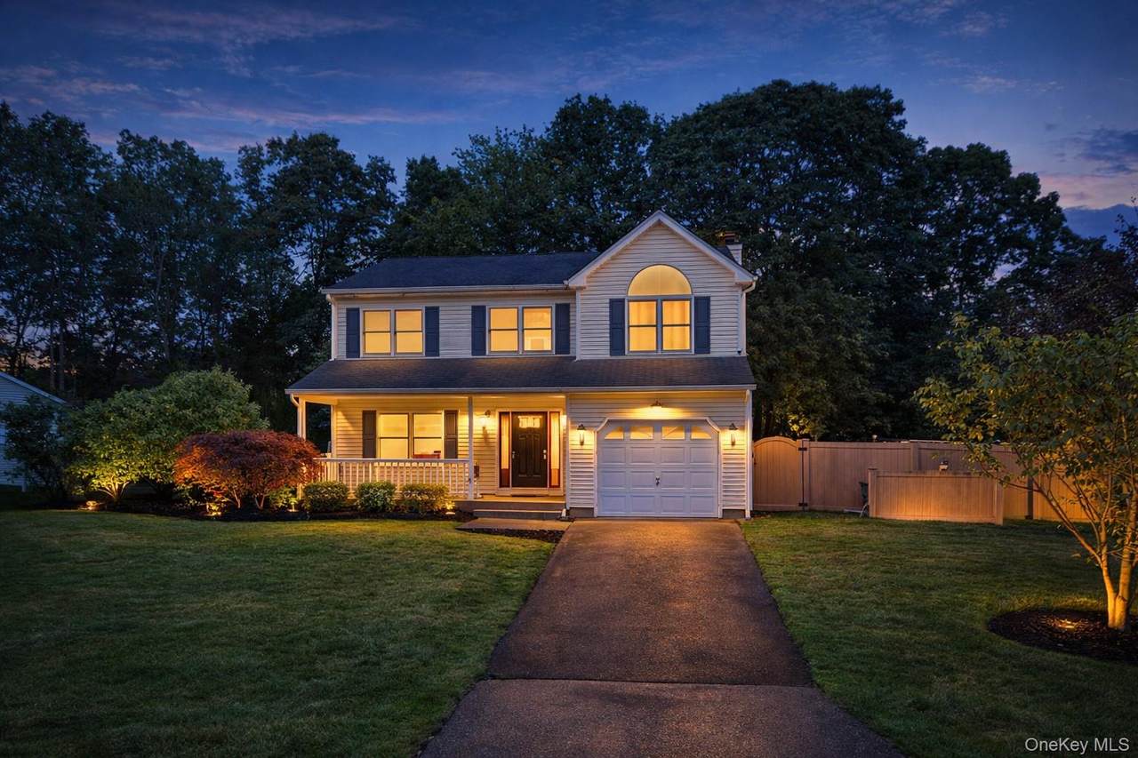 38 Memorial Boulevard - Photo 1