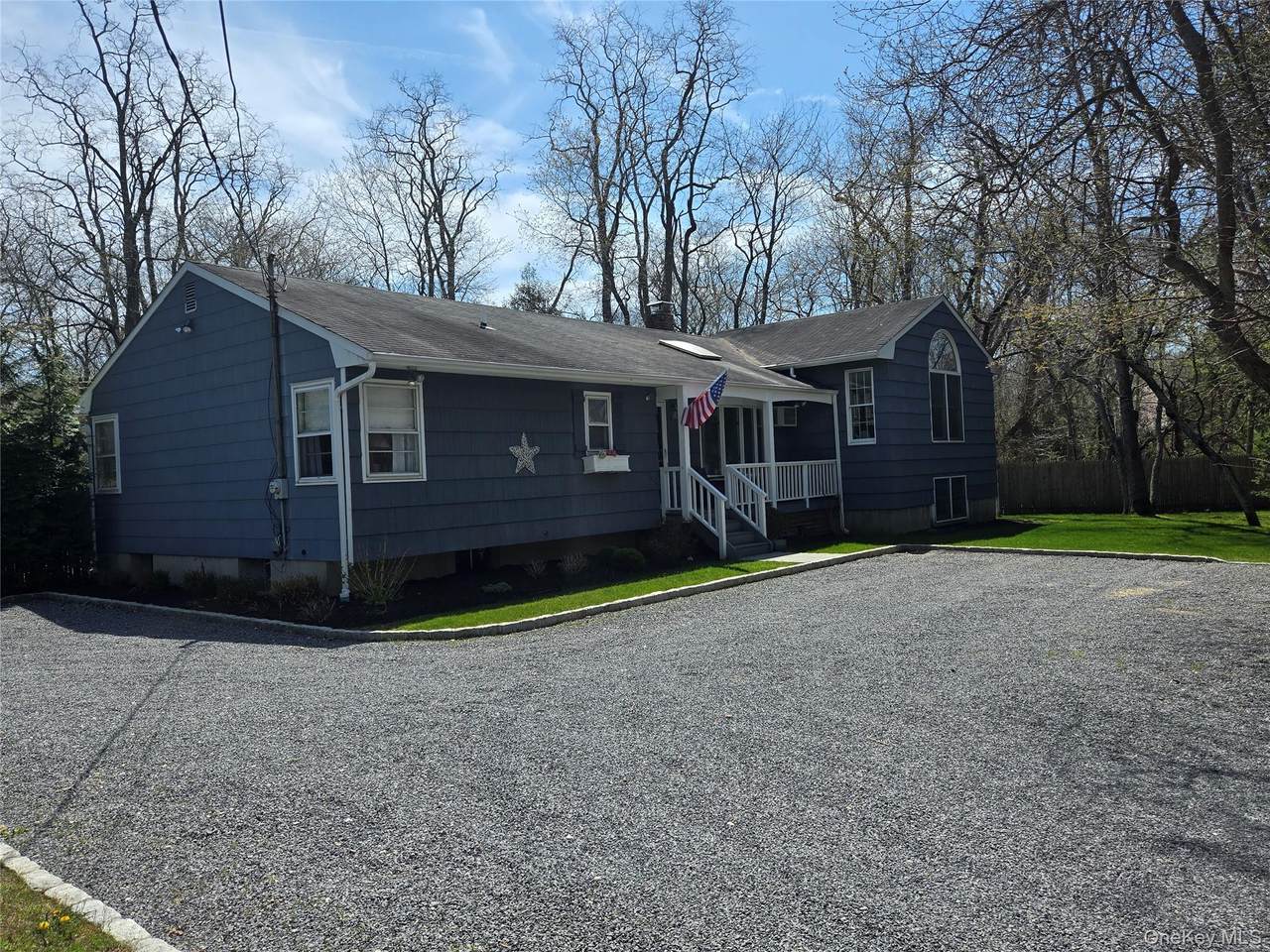 870 Noyack Road - Photo 1