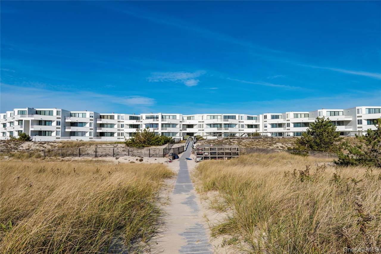 261 Dune Road - Photo 1