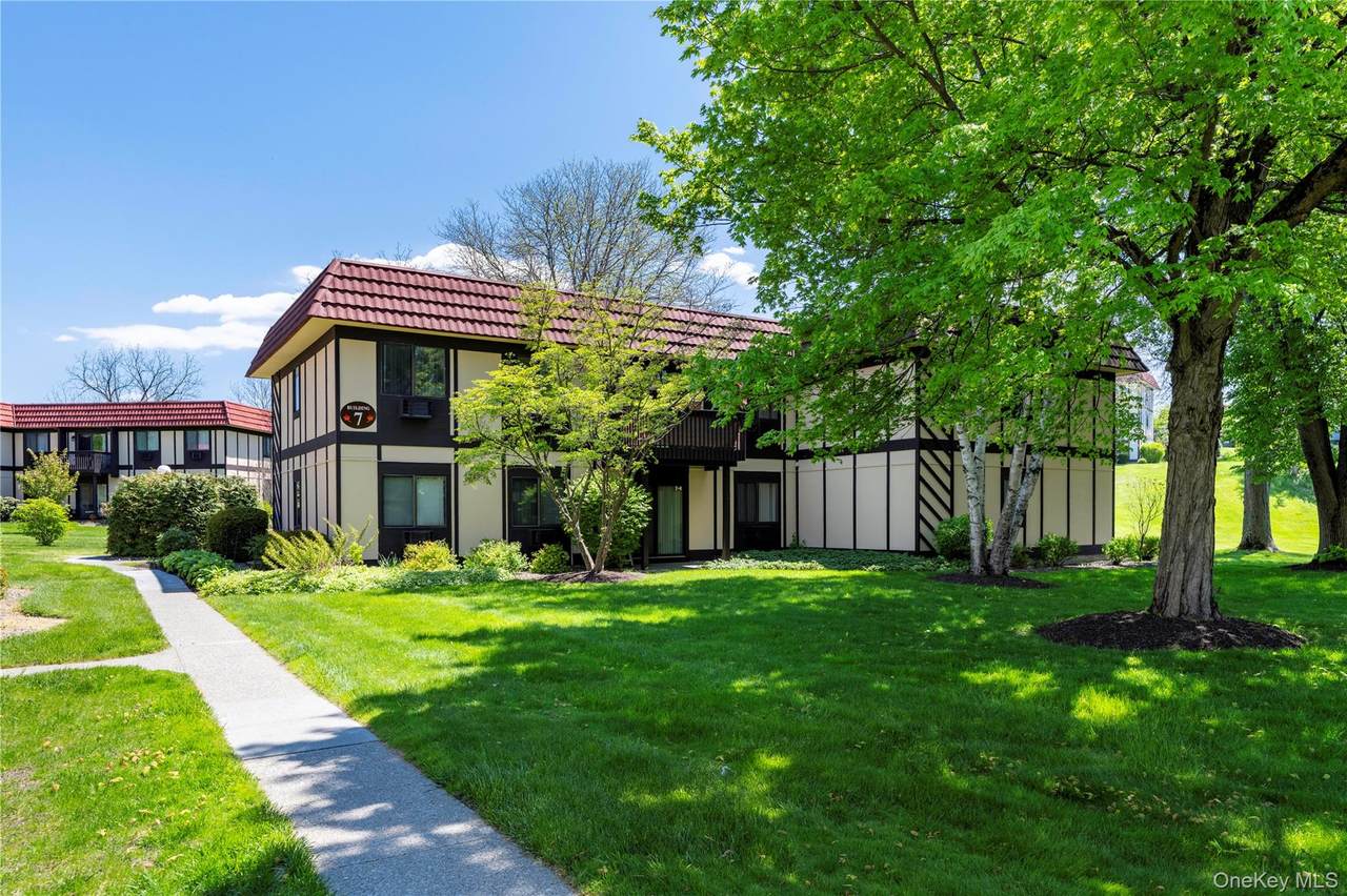 7 Loudon Drive - Photo 1