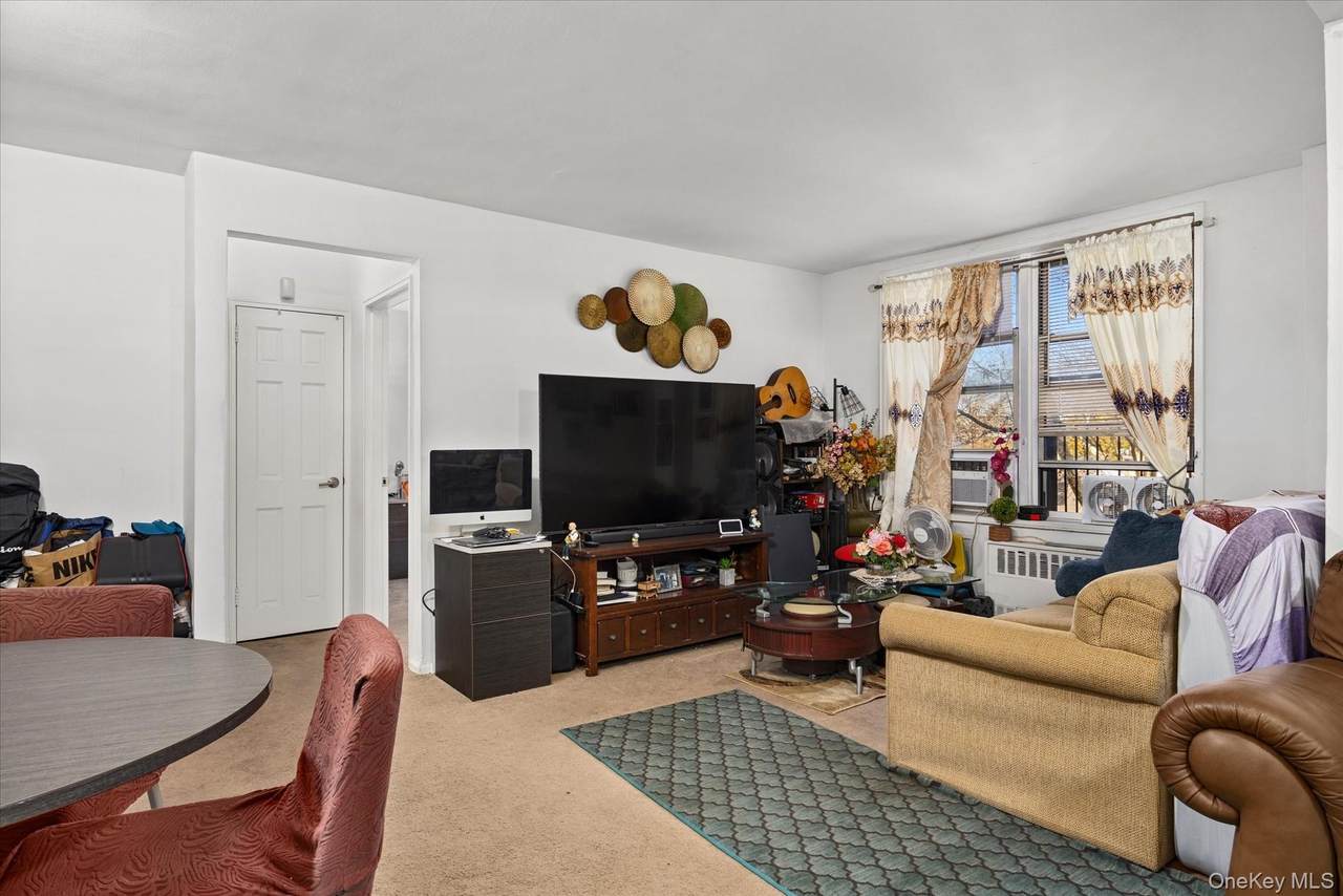 6011 Broadway - Photo 1