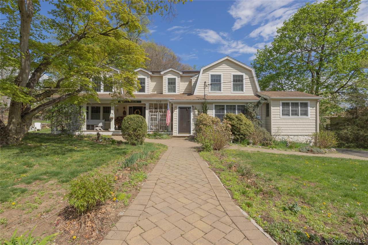 302 Laurel Road - Photo 1