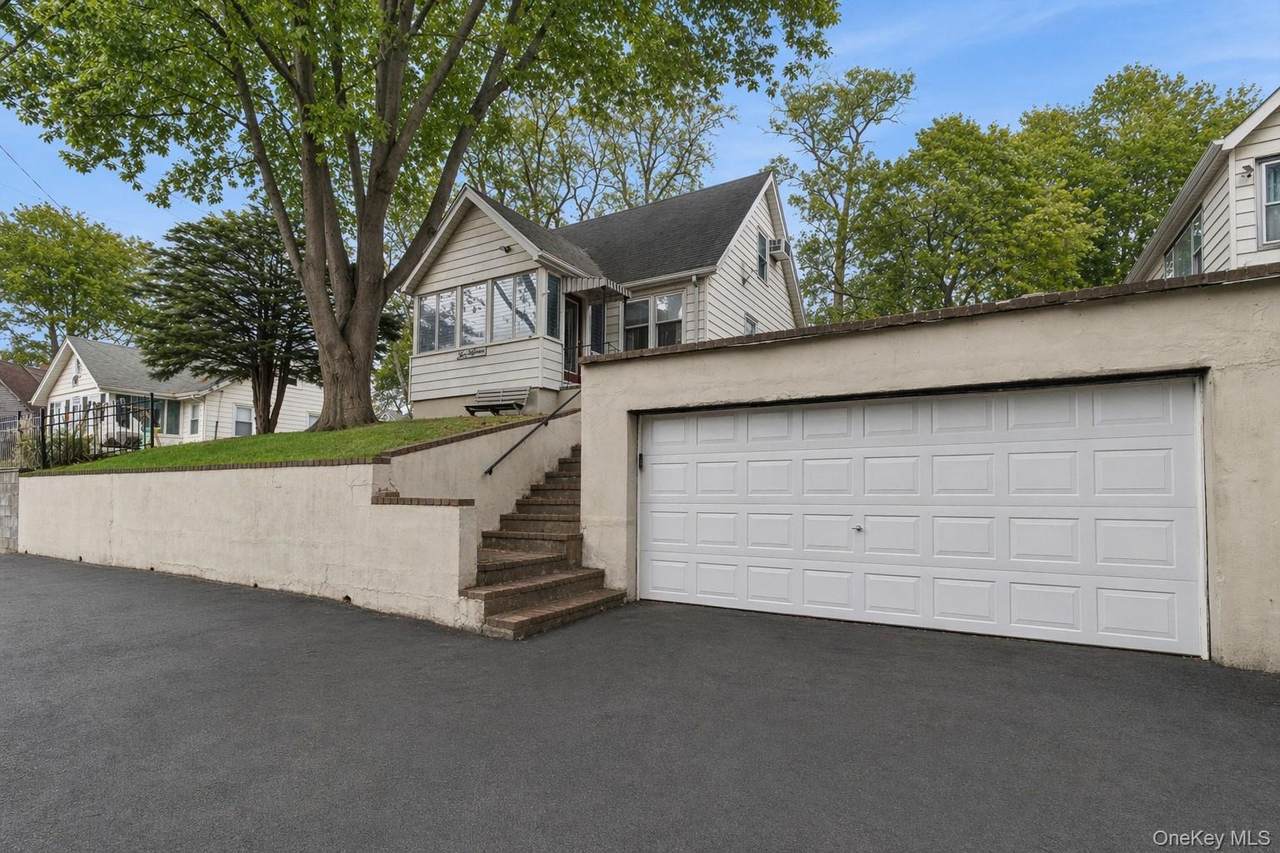 215 Hallock Landing Road - Photo 1