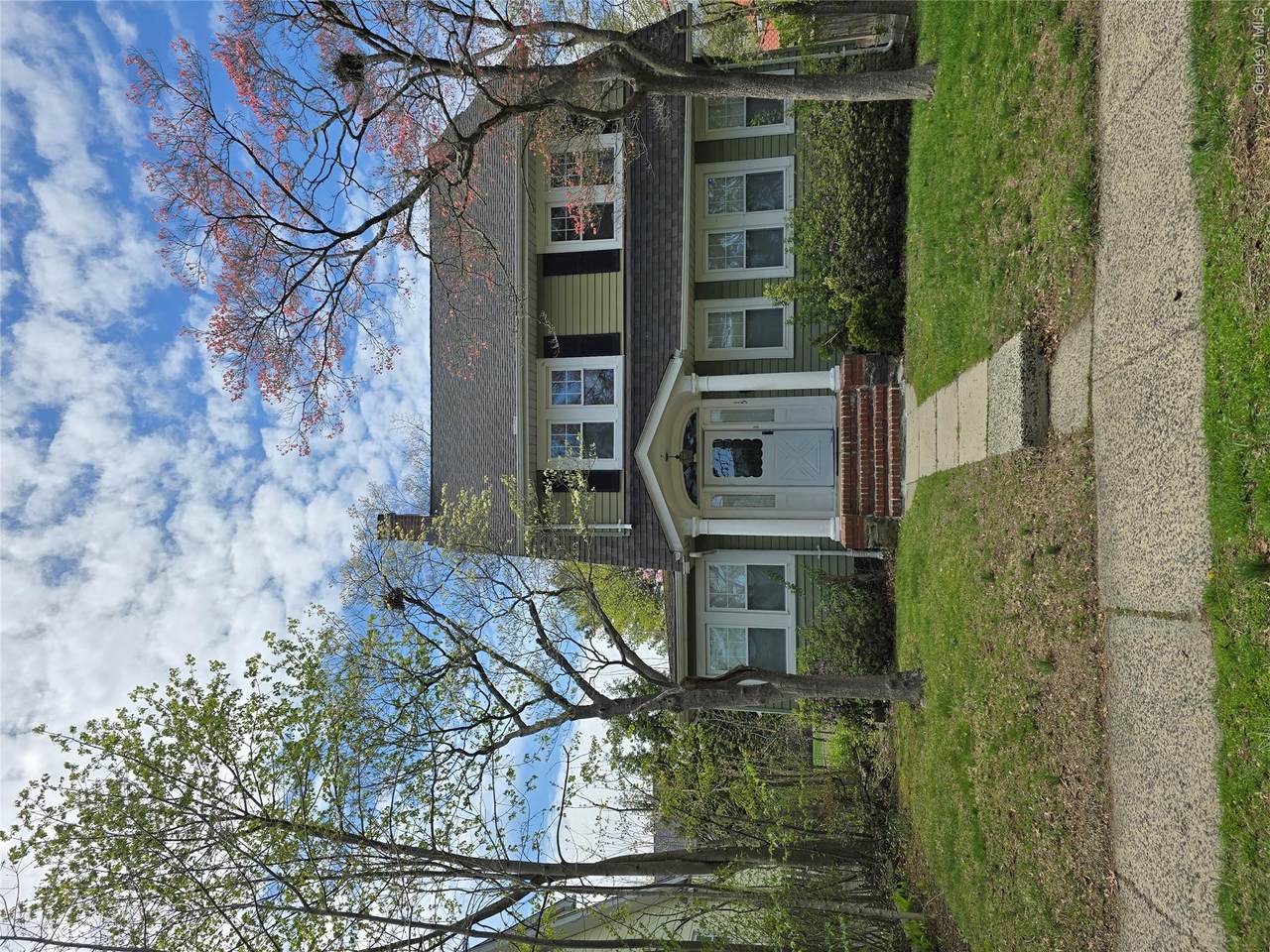 15 Roosevelt Avenue - Photo 1