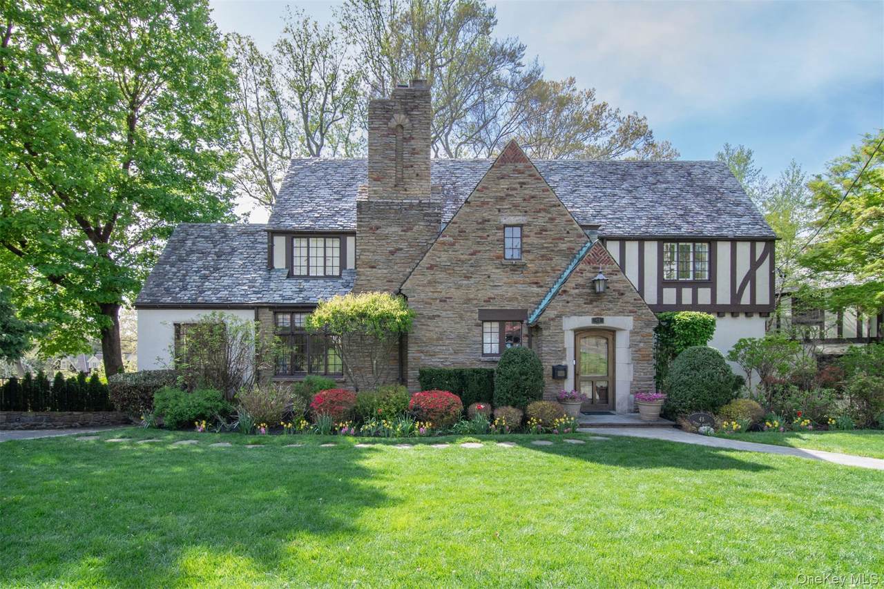 41 Summit Avenue - Photo 1