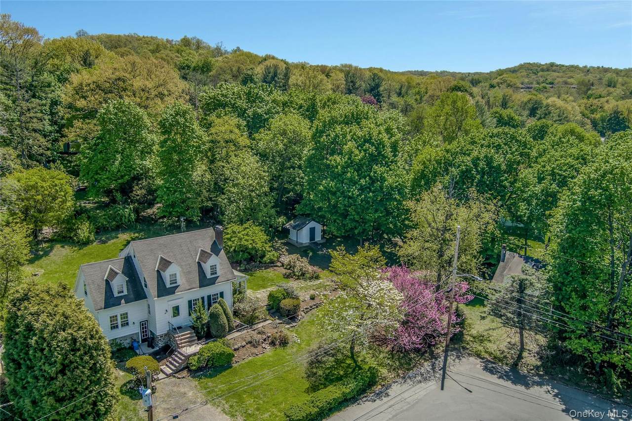 16 Sunset View Drive - Photo 1