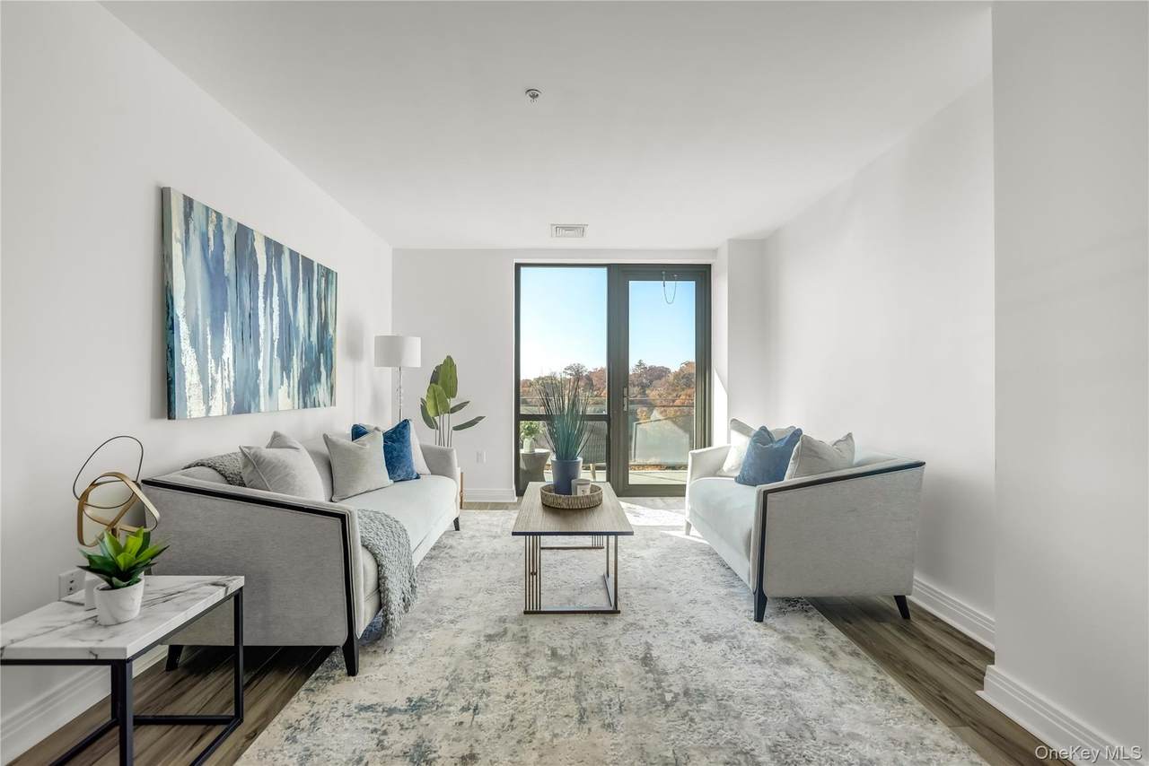 701 Ridge Hill Boulevard - Photo 1