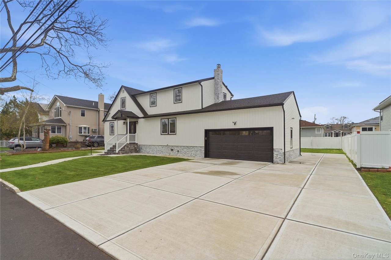 219 Granada Parkway - Photo 1