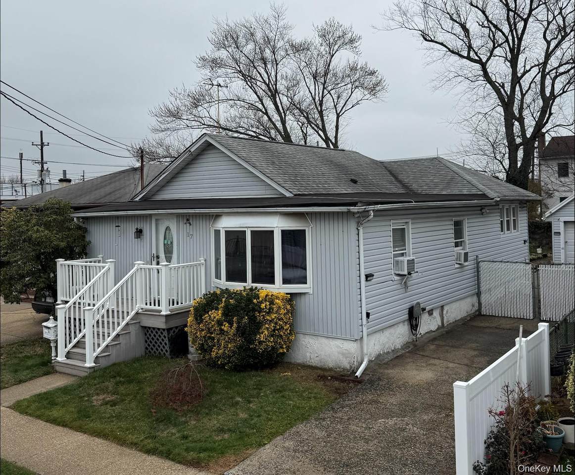 17 Litchfield Avenue - Photo 1