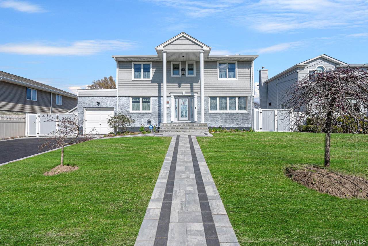 204 Bayview Avenue - Photo 1