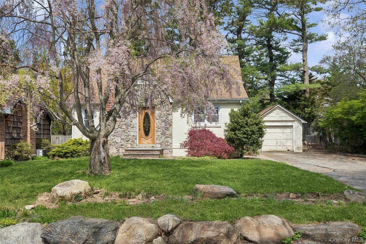 107 25th Street - Photo 1