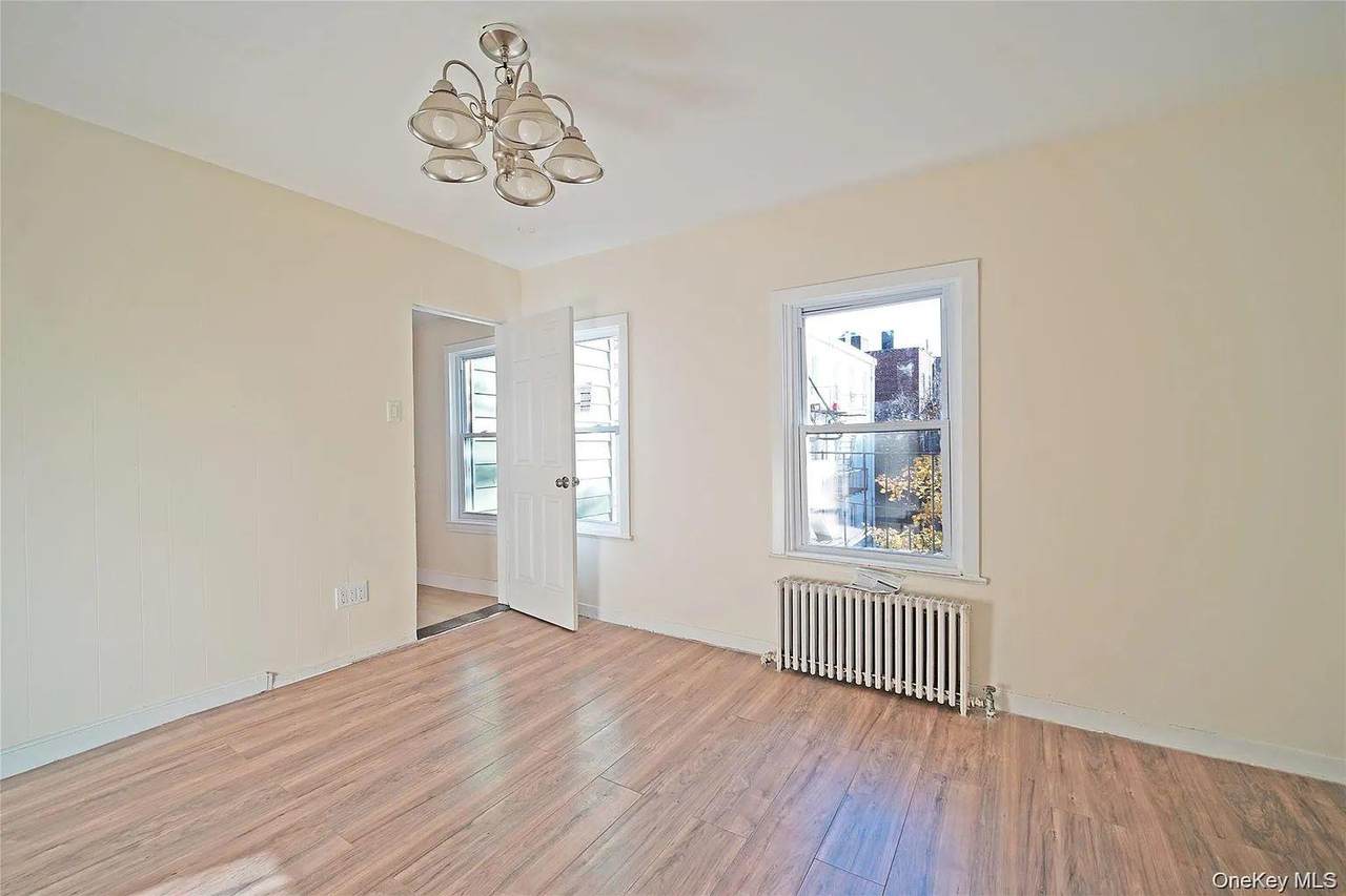 192-23 116th Road - Photo 1